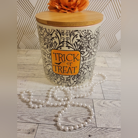 TRICK OR TREAT CANISTER/JAR WITH BAMBOO LID/ CERAMIC/ 5.5x5 - Picture 2 of 8